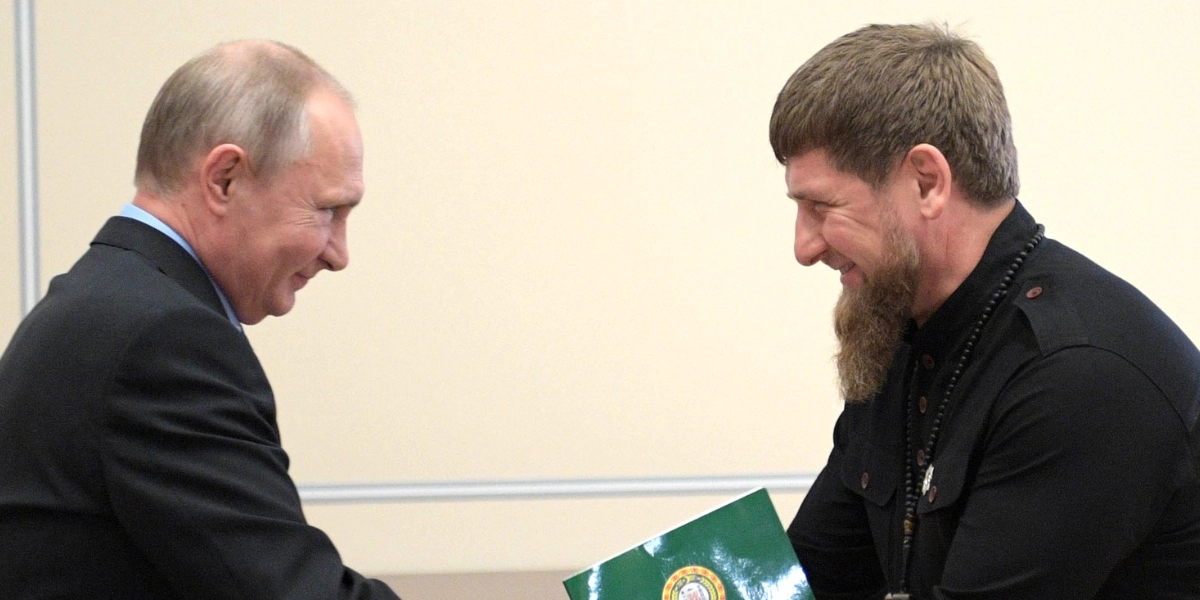 Efter rykten om dålig hälsa: Kreml släpper video med Putin och Tjetjeniens ledare Kadyrov