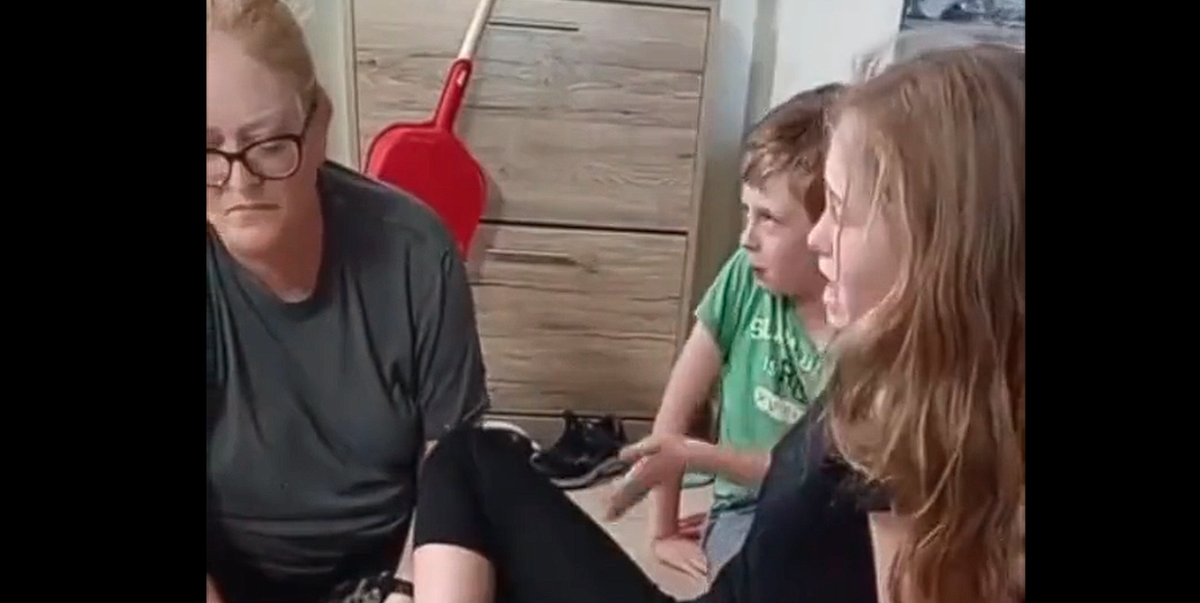 Familjens mardröm fångad på film under Hamas-attacker i Israel