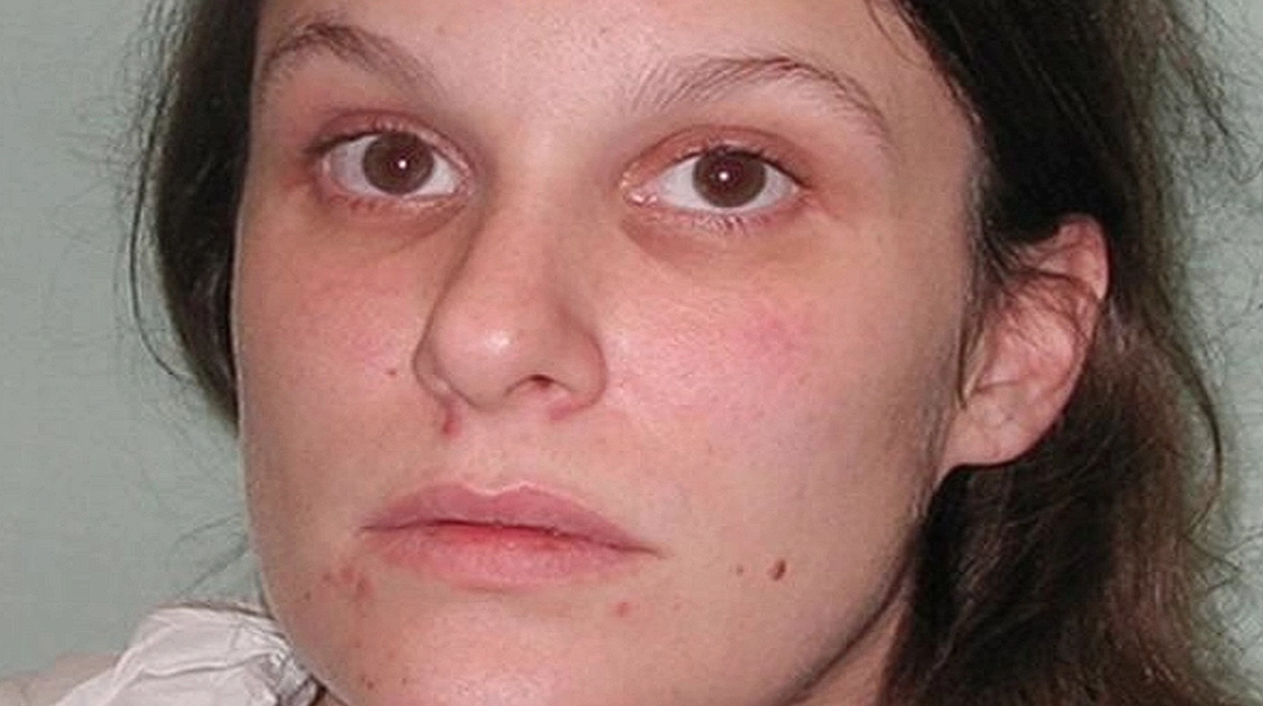 Sarah hjälpte ofta sin 77-åriga granne med mat – men sedan upptäcker hon hans fruktansvärda hemlighet