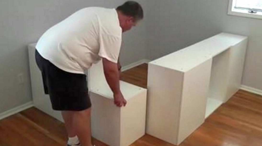 Chris placerar köksluckor från Ikea i sovrummet: Vänta tills du ser det färdiga resultatet