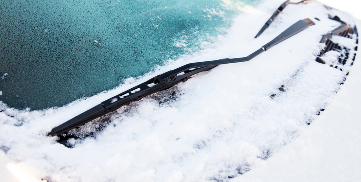Här får du aldrig använda isskrapan när du skrapar is på bilen: Det kan bli farligt