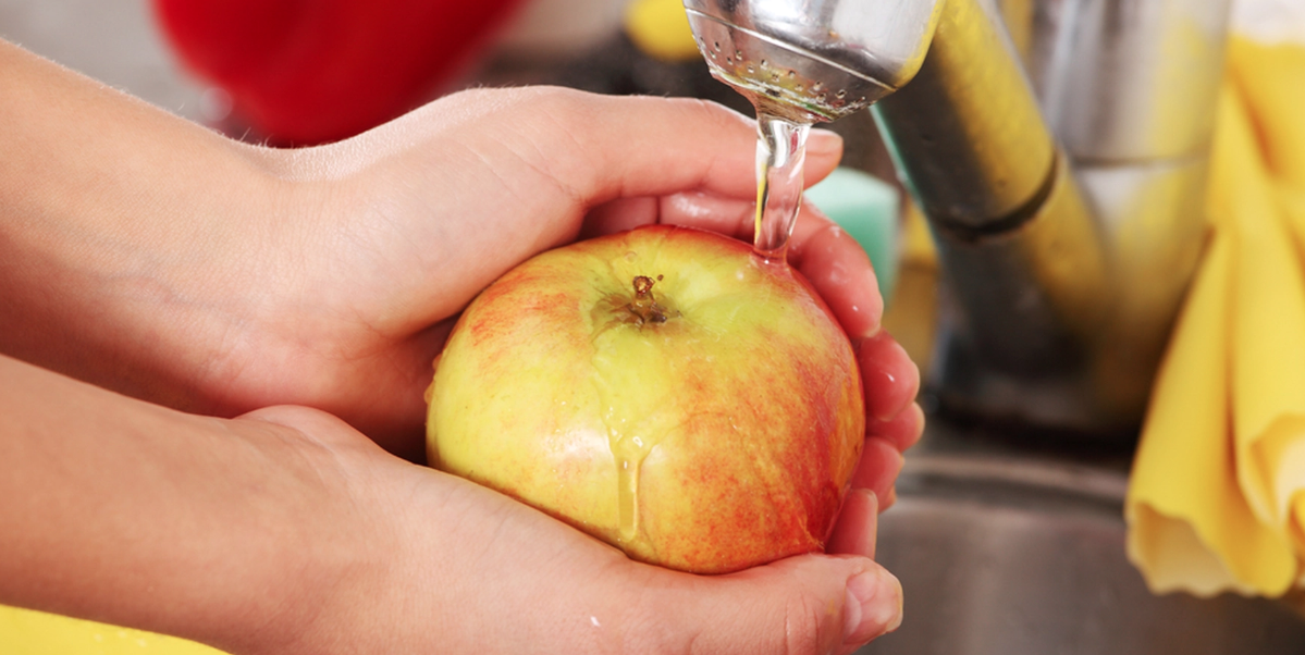 Sköljer du ditt äpple? Du bör göra detta istället