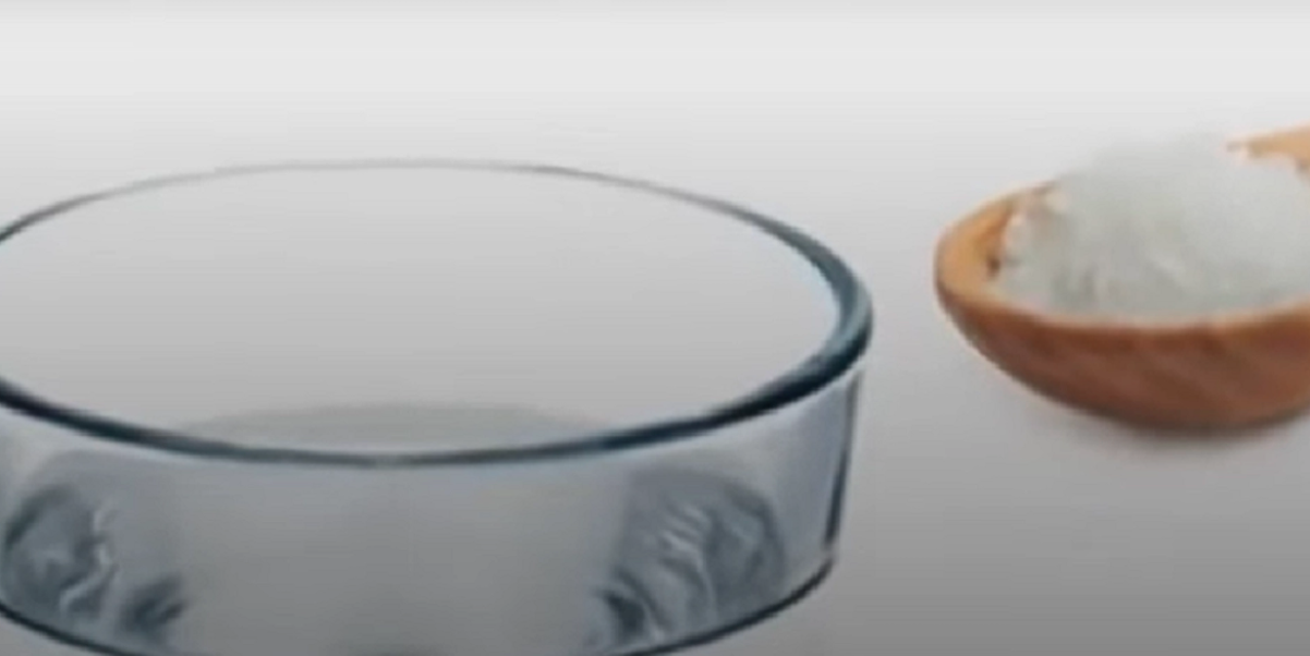 Ställ ett glas vatten med salt och vinäger i varje rum: 24 timmar senare kommer du inte tror dina ögon