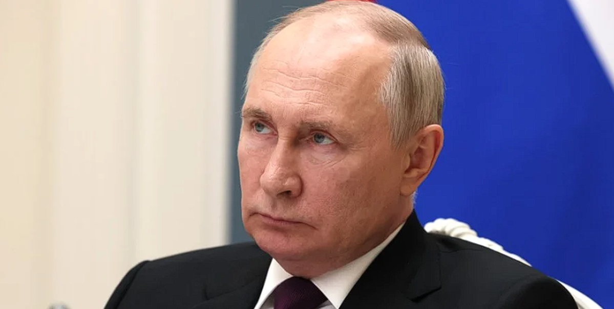 Inför presidentvalet: Putin hotar med kärnvapen