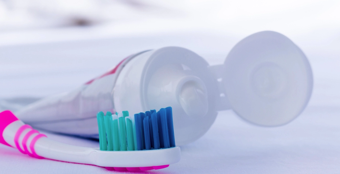 Nästan alla gör detta misstag när de borstar tänderna: Nu varnar tandläkare mot det