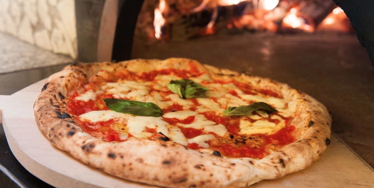 Miljoner i intäkter? Nej tack, vi stänger på stora pizzadagen