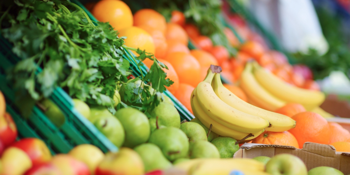 Denna säsongsbetonade frukt är värst att konsumera, eftersom den innehåller mest bekämpningsmedel