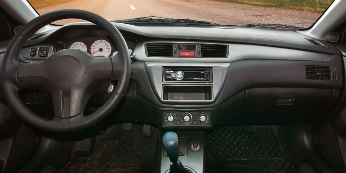 Nya Euro NCAP-regler: Slut med touch, nya bilar ska ha fysiska knappar igen