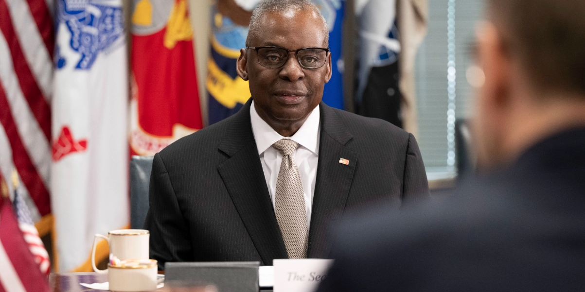 Pentagon och Grekland diskuterar försvarsrelationer
