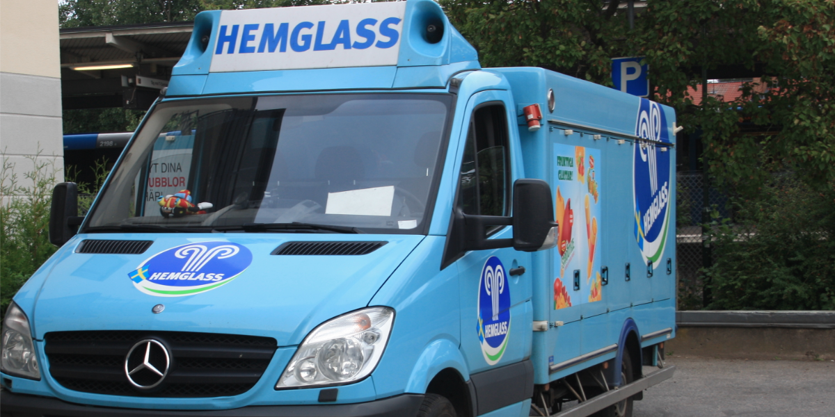 Sofia riktar skarp kritik mot Hemglass: Hittade 10 centimeter lång metallbit i dotterns glass