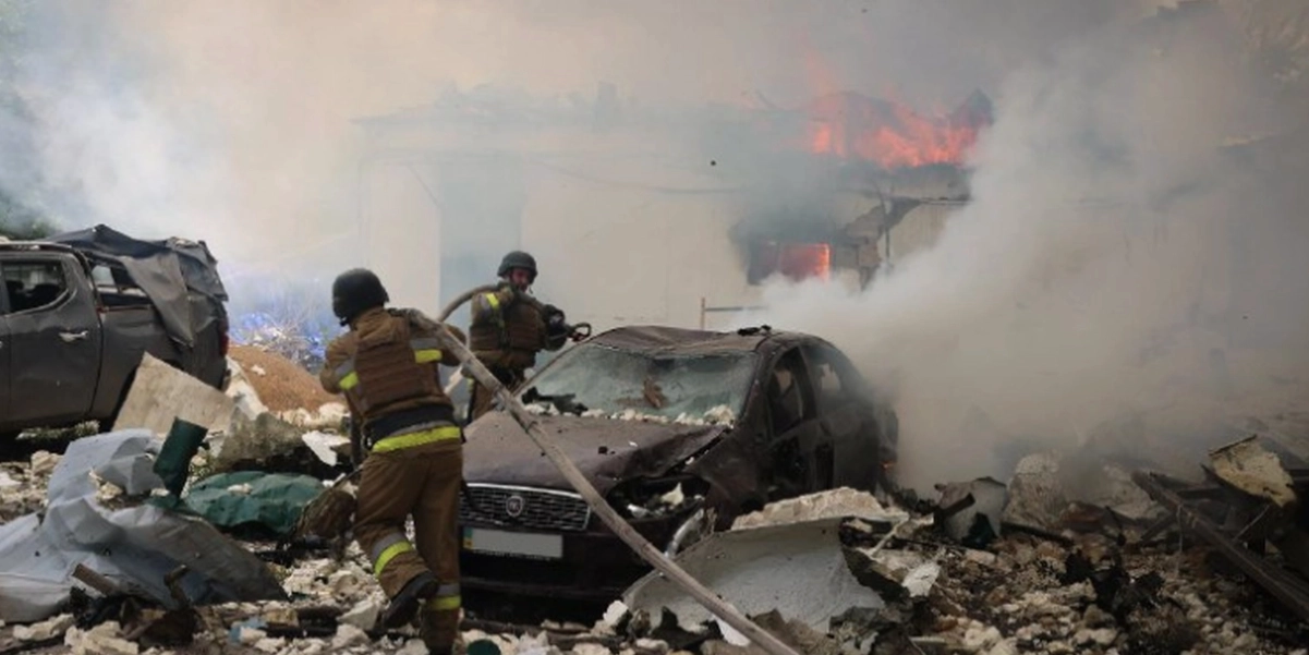 Foton: Raketattack i Mykolaiv resulterar i storbrand