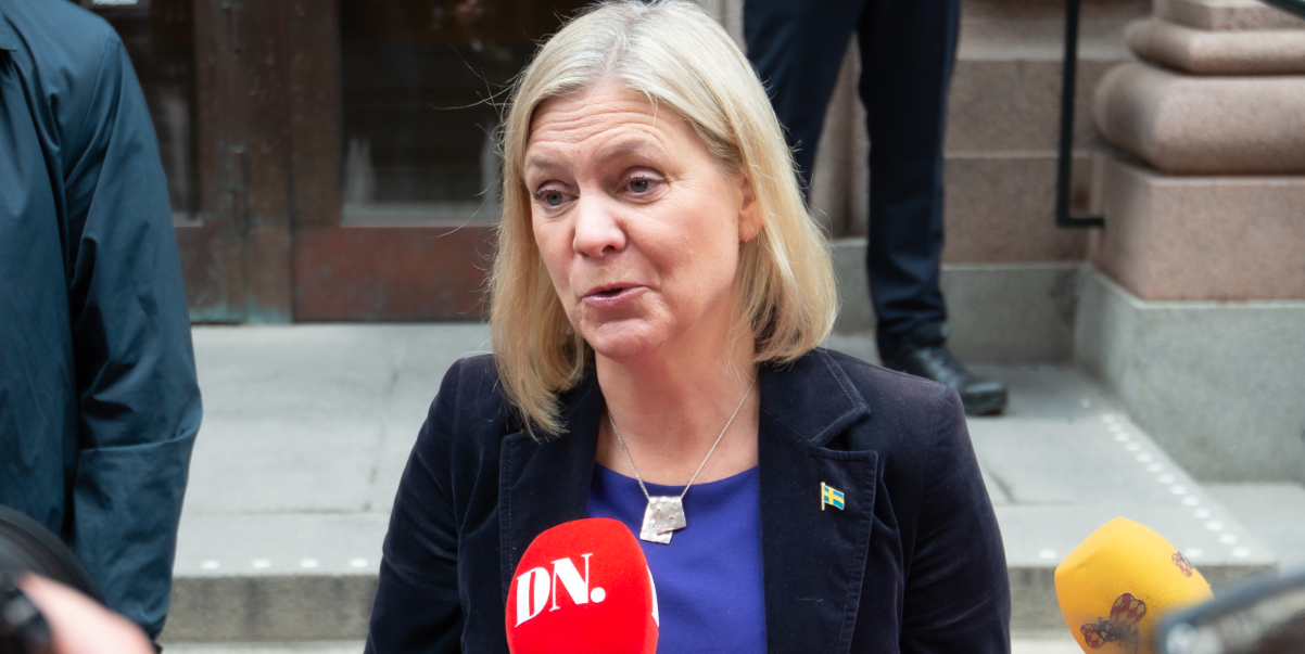 ”Sverige har tappat kontrollen” – Andersson kräver insatsstyrka och fler poliser