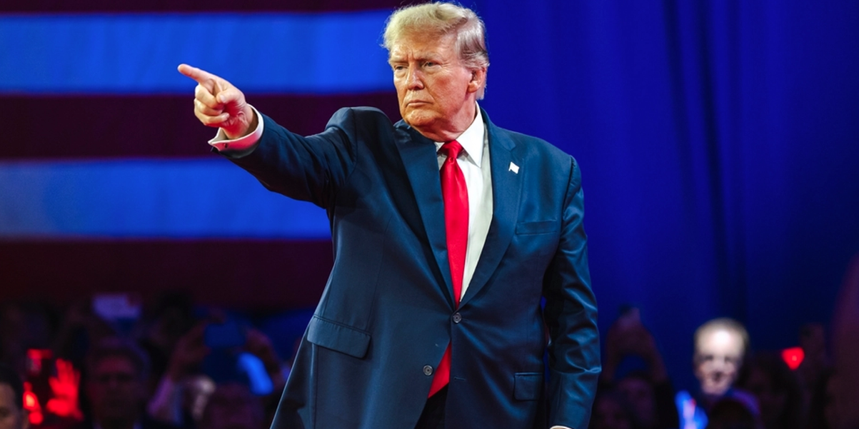 Trump slår mot Harris och Biden med ny reklam – inflationskritik i fokus