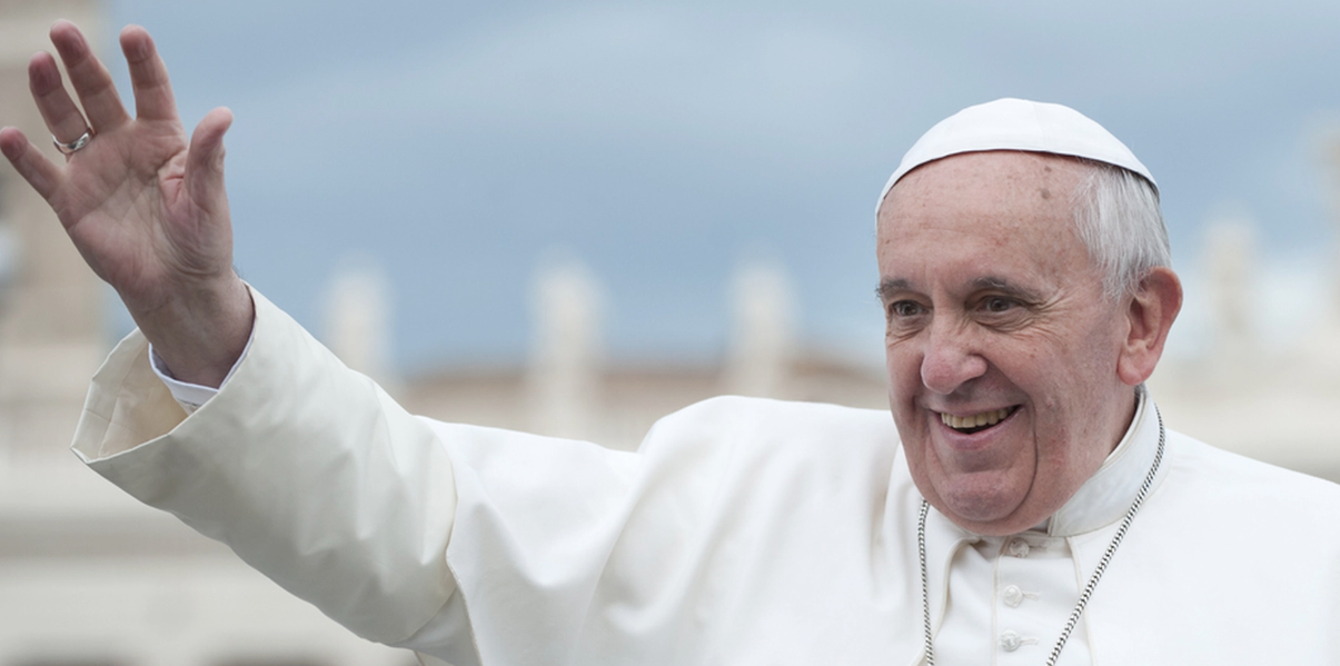 Vatikanen utfärdar ursäkt: Påve Franciskus väcker kontrovers med homofobiskt uttryck