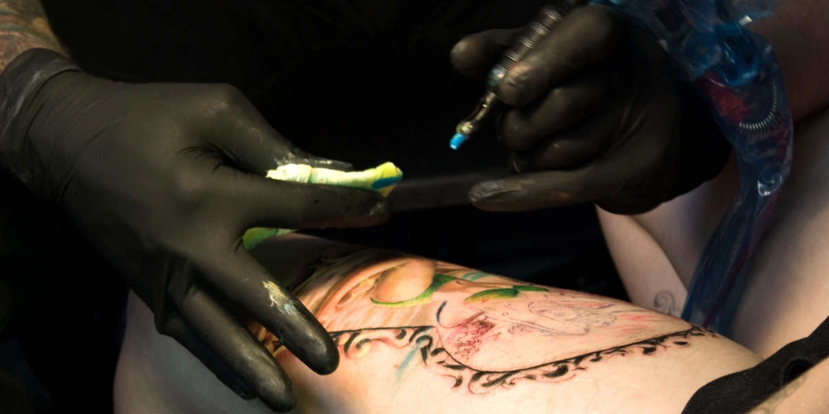 Ny forskning avslöjar: Koppling mellan tatueringar toch högre risk för cancer