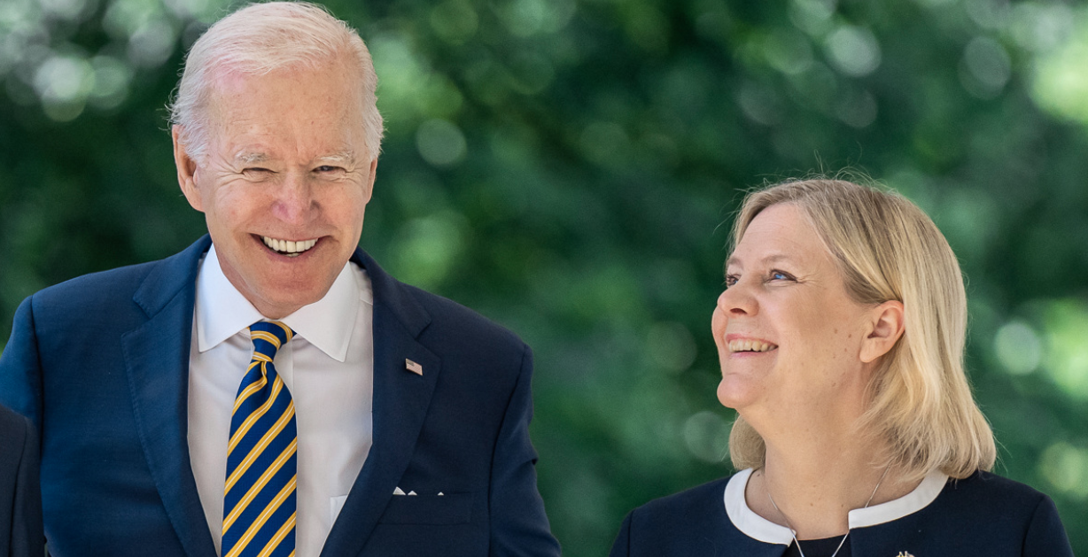 Biden tar åt sig äran för Sveriges och Finlands NATO-inträde