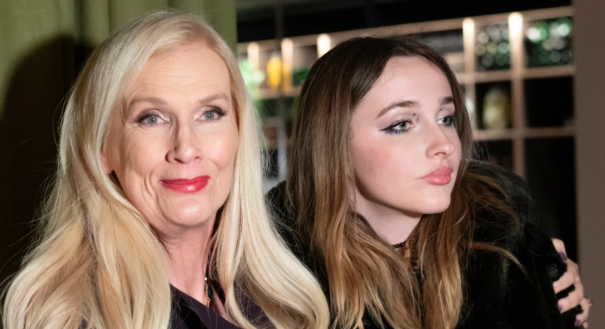 Gunilla Persson avslöjar: Tar betalt för att fira svensk midsommar