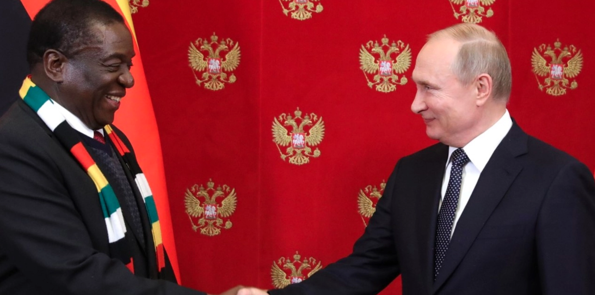 Zimbabwes president söker avtal med Ryssland