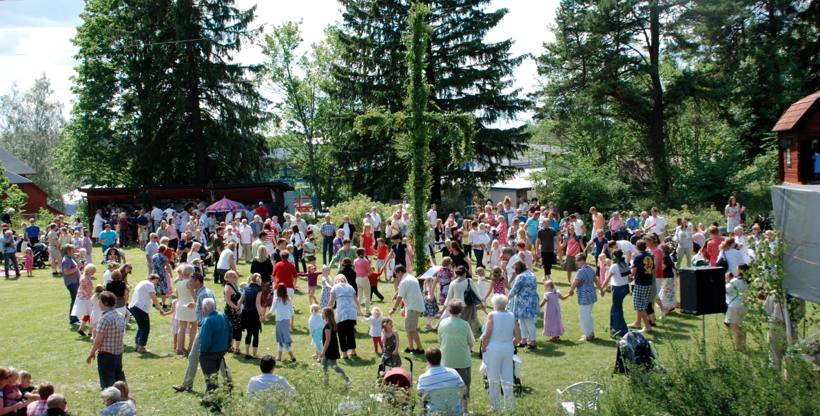 Ostadigt i veckan, men soligt till midsommar – chans för 25 grader
