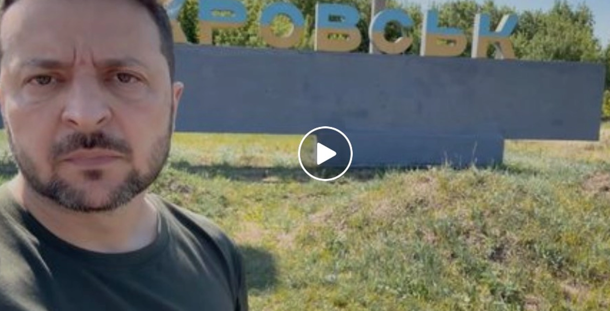 Video: Ukrainas president Zelenskyj besöker frontlinjen