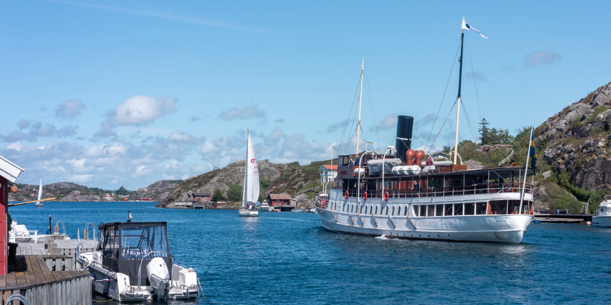 Alarmerande: Fem badkar skräp sköljs i land varje timme, året om