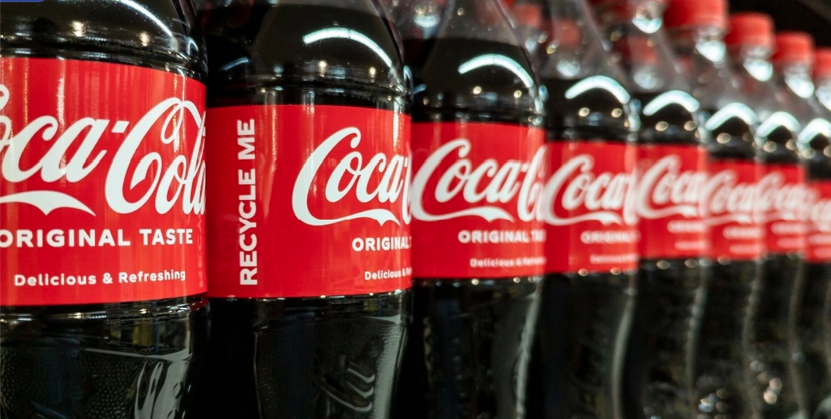 Larmrapport: Farliga mikroplaster och nanopartiklar upptäckta i Coca-Cola och Schweppes
