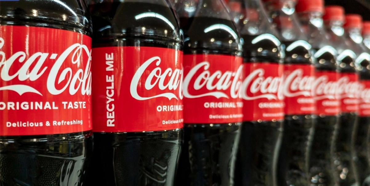Larmrapport: Farliga mikroplaster och nanopartiklar upptäckta i Coca-Cola och Schweppes
