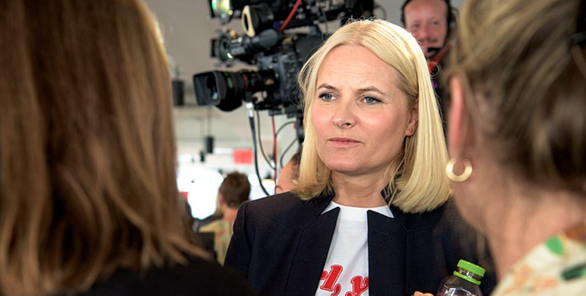 Kronprinsessan Mette-Marit bryter tystnaden: Vädjar till allmänheten