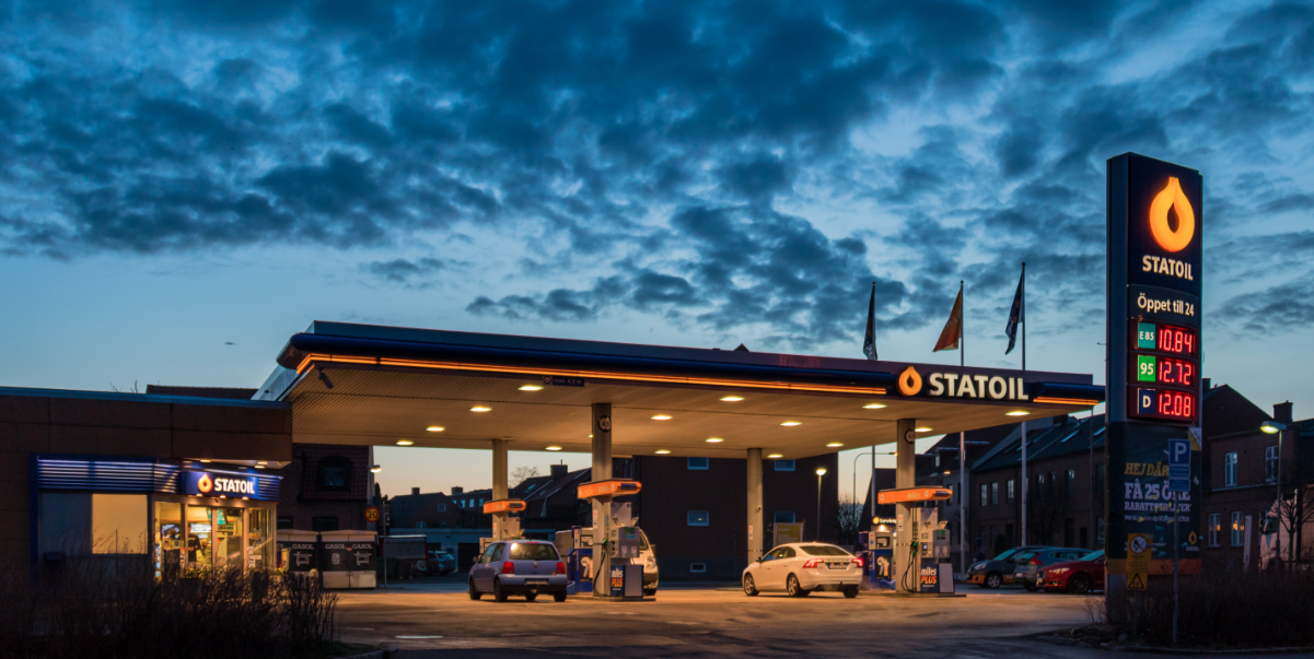 Kvinnors otrygghet i trafiken exploderar – så många undviker rastplatser i mörkret