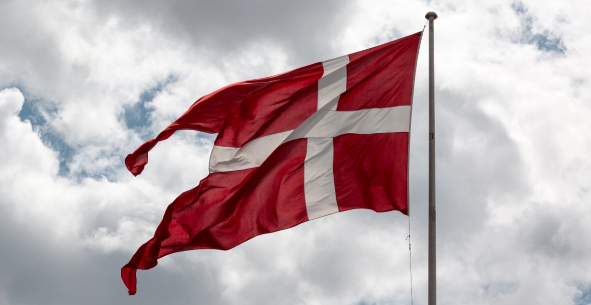 JUST NU: Danmark förbjuder utländska flaggor