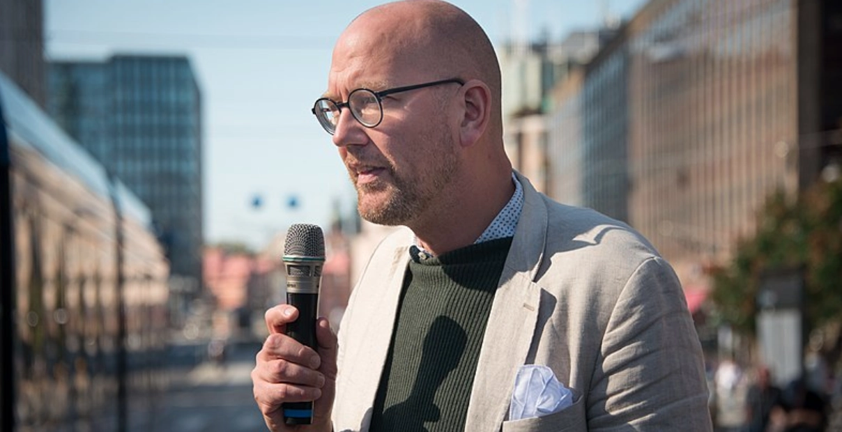 Centerpartist avgår efter övervakningsbilder – utreds för sexuellt ofredande mot barn