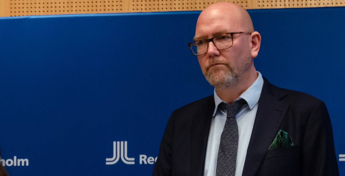 Sexbrottsmisstänkt politiker ansökte om pension 52 minuter efter sin avgång – kan få 90 000 i månaden