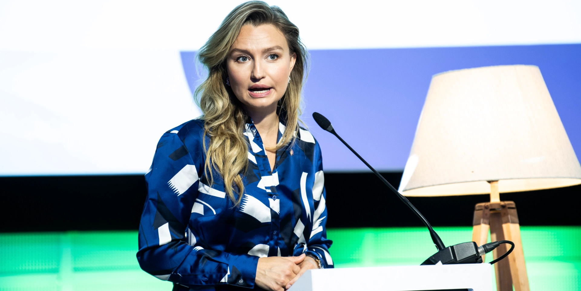 Ebba Buschs ilska mot Dadgostar: ”Respektera min tro – eller sluta tala om religionsfrihet”