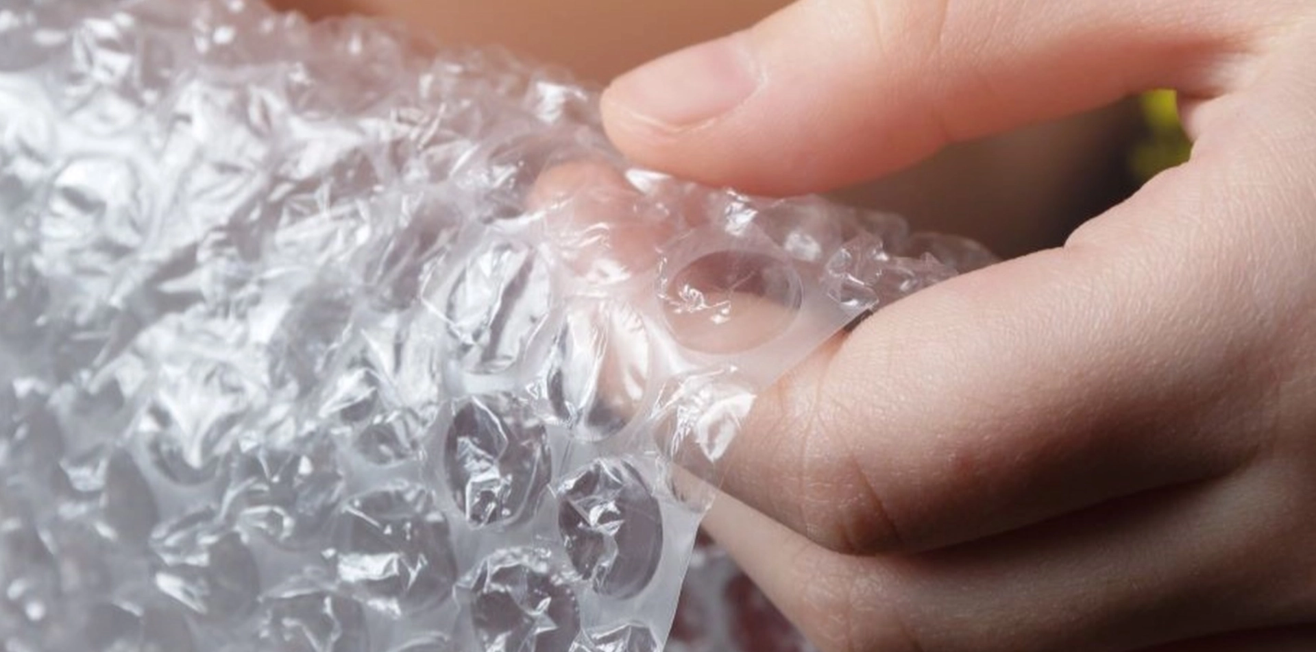 Fler lägger bubbelplast i kylskåpet – anledningen kommer att överraska dig
