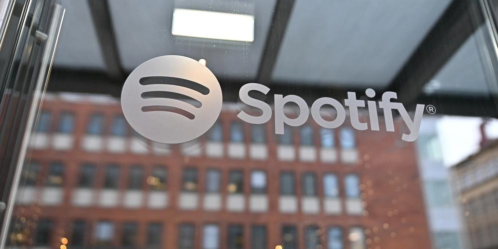 Skarp kritik av Spotify: Bristande åtgärder mot penningtvätt och bedrägerier