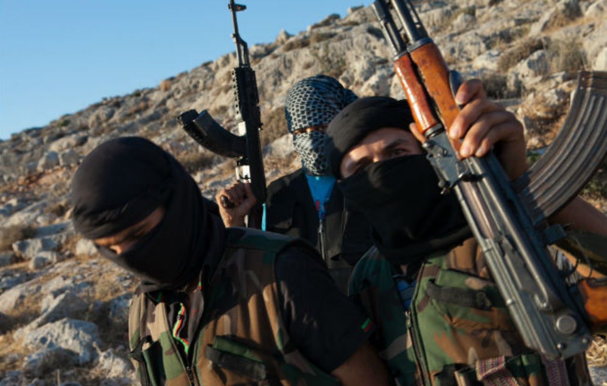Syrien i kris: Strider och protester hotar nya styret