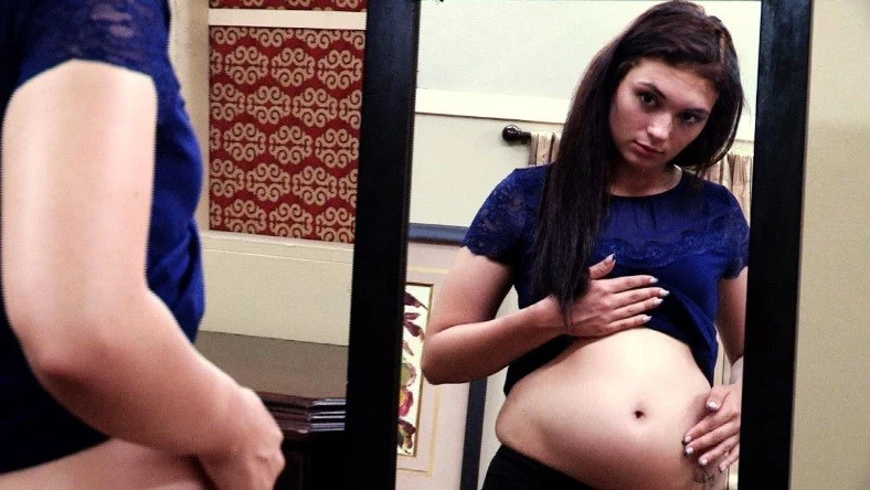 19-årig tjej är säker: Jag är gravid med Jesus