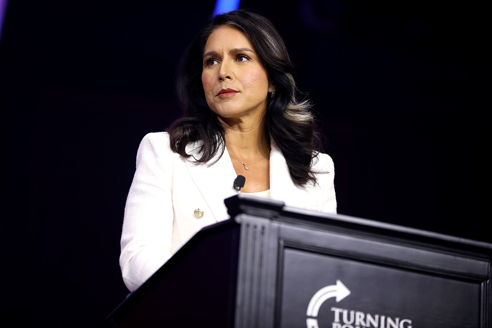 Tulsi Gabbards nominering till underrättelsechef skapar splittring inom egna partiet