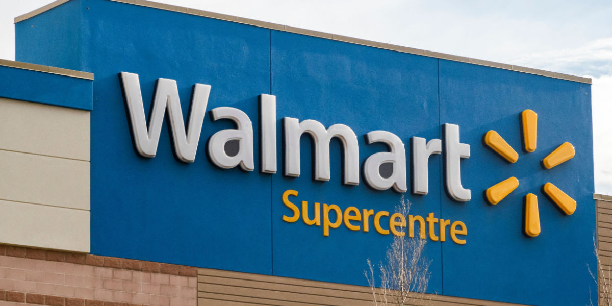 Supermarknadskund upptäcker dolt vulgärt meddelande på t-shirt – folk kan inte tro att den såldes i butiken